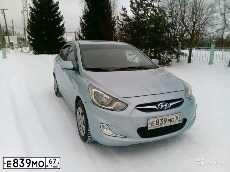 Фото автомобиля HYUNDAI SOLARIS, 2011 — госномер Е839МО67. Цвет: СЕРО-ГОЛУБОЙ