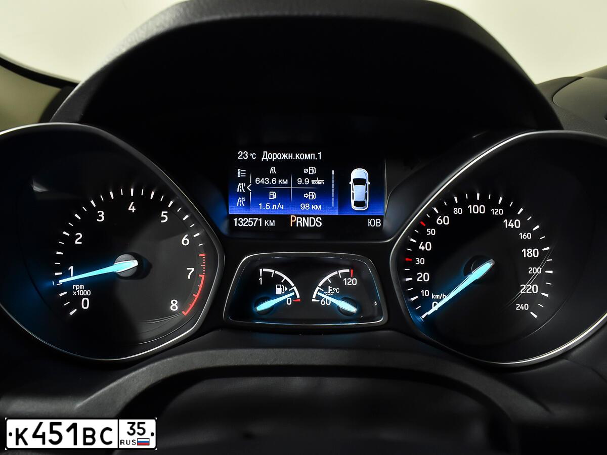 Фото автомобиля FORD KUGA, 2018 — госномер Н506ЕТ761. Цвет: Белый
