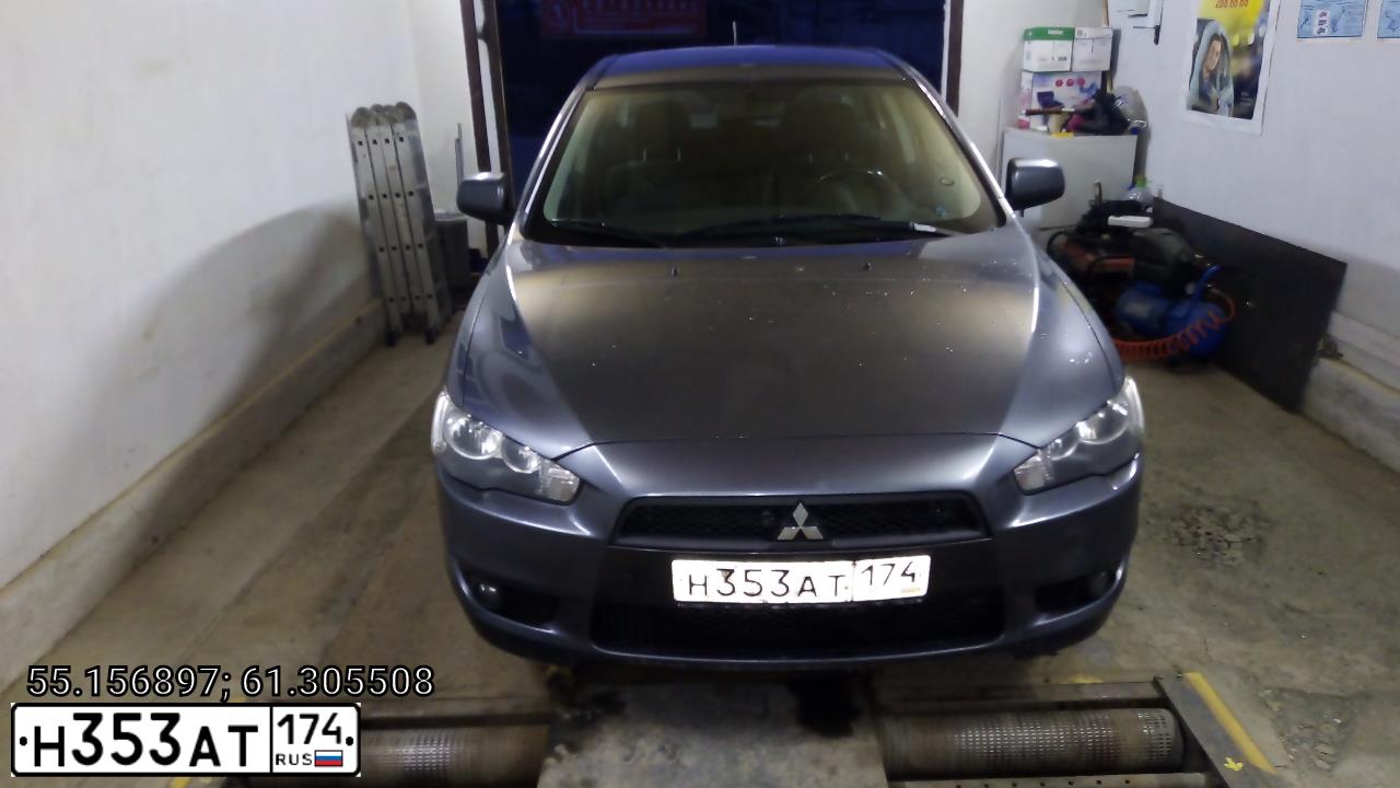 Фото автомобиля MITSUBISHI LANCER, 2007 — госномер О135НЕ44. Цвет: СЕРЕБРИСТЫЙ