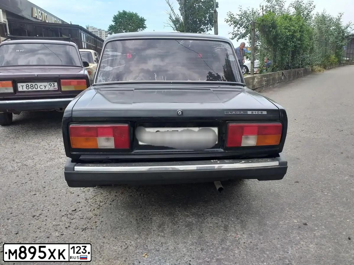 Фото автомобиля LADA 2105 LADA, 2010 — госномер К044КМ193. Цвет: Сине-Черный