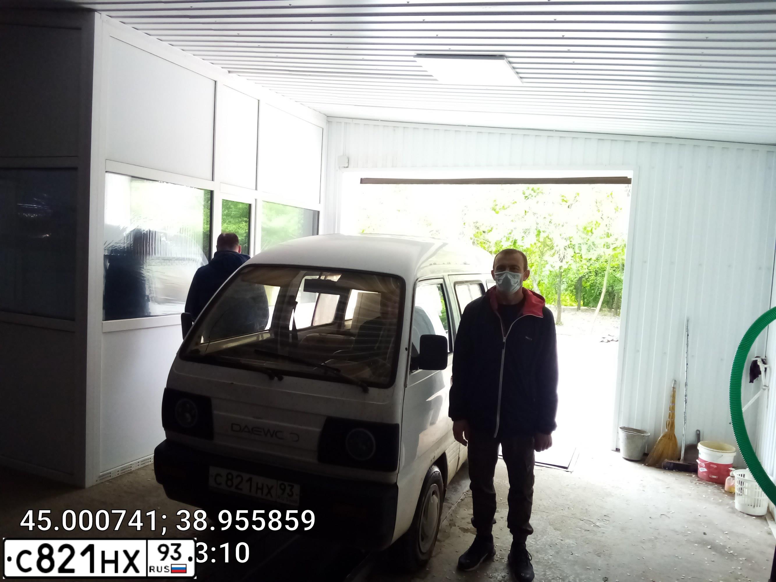 Фото автомобиля DAEWOO DAMAS, 1996 — госномер С821НХ93. Цвет: Белый