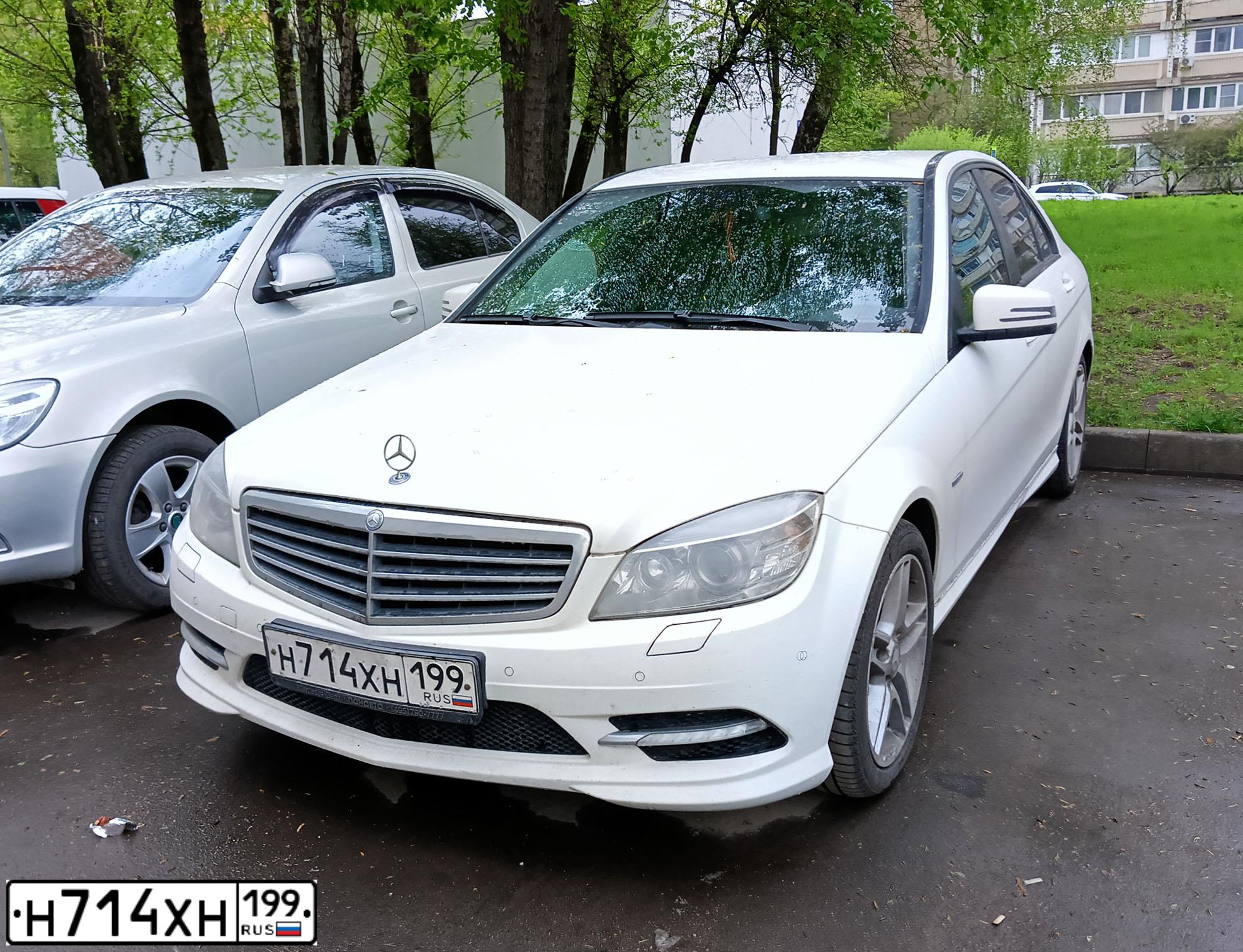 Фото автомобиля MERCEDES-BENZ C180, 2010 — госномер Р446ВЕ82. Цвет: Белый