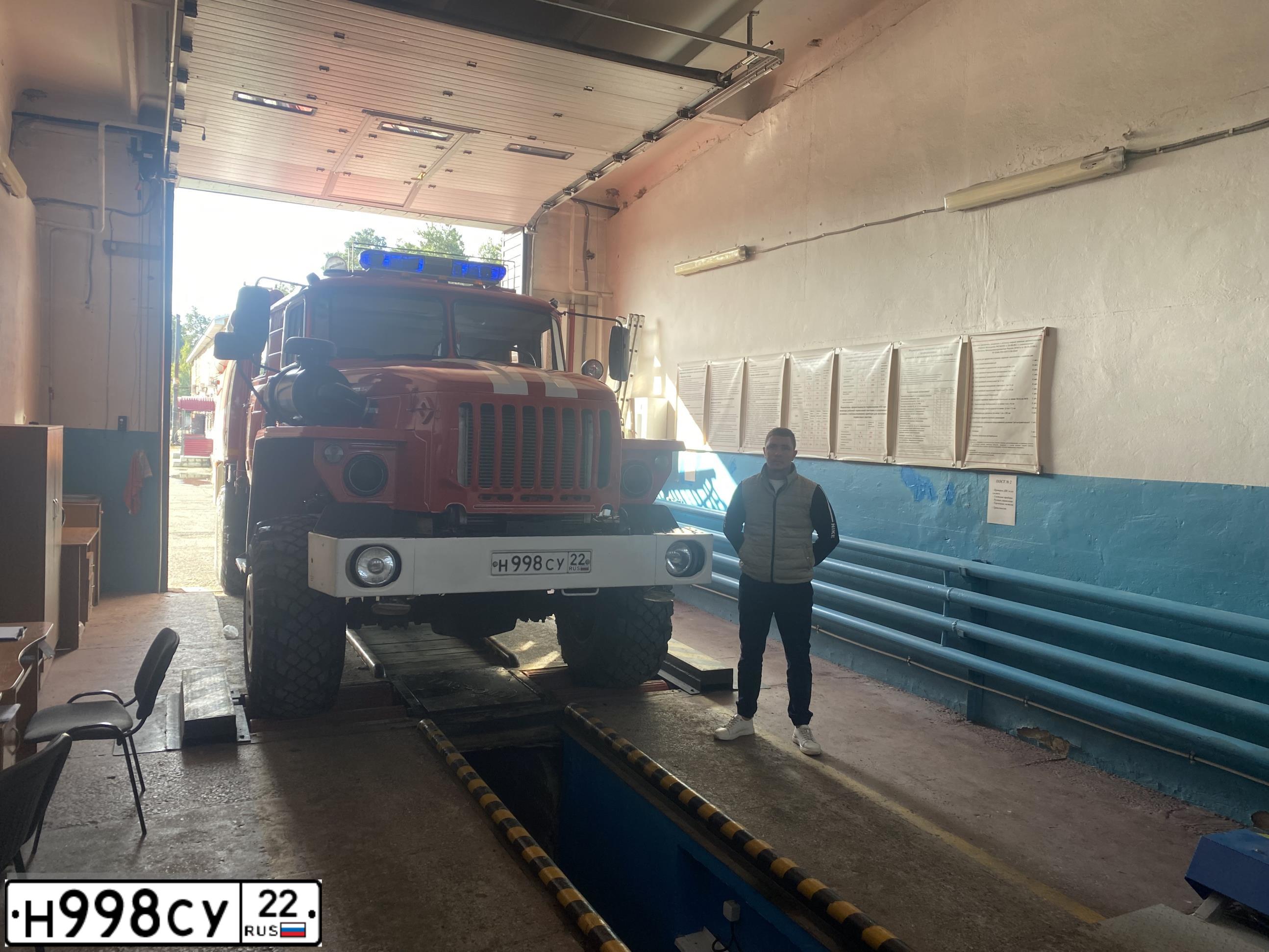 Фото автомобиля УРАЛ 4320, 2010 — госномер Н998СУ22. Цвет: ЦВ СХ А1 ПО ГОСТ Р 50574-2019