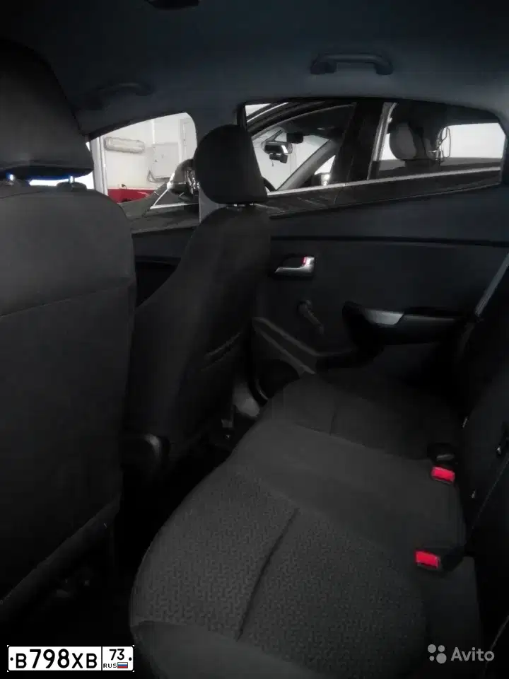 Фото автомобиля KIA RIO, 2013 — госномер В798ХВ73. Цвет: Серый