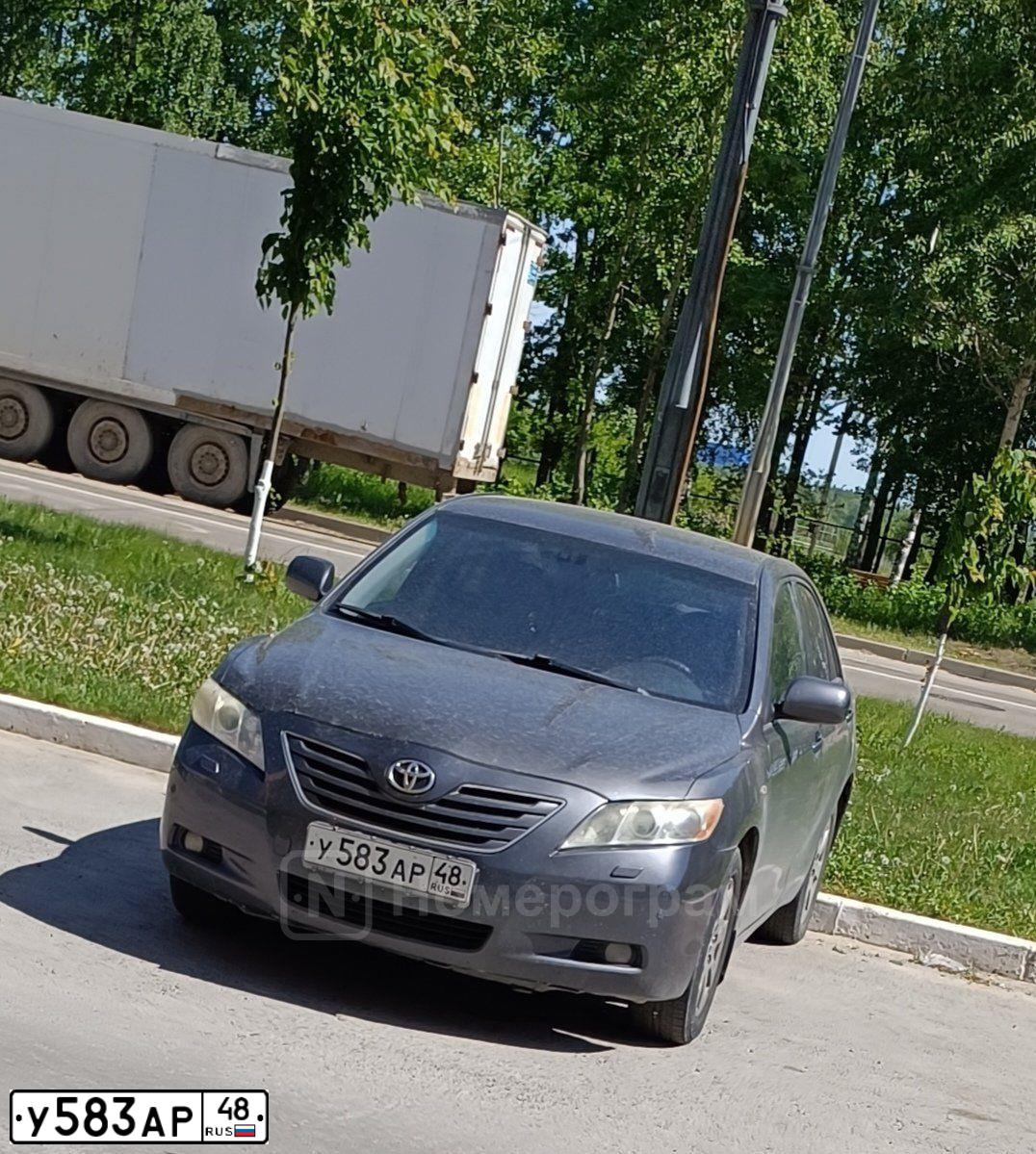 Фото автомобиля TOYOTA CAMRY, 2007 — госномер У583АР48. Цвет: СЕРЫЙ