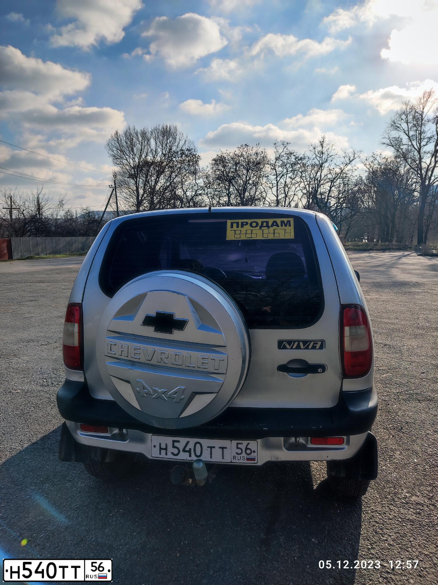 Фото автомобиля CHEVROLET NIVA, 2007 — госномер Х465АВ180. Цвет: Светло-Серебристый металлик