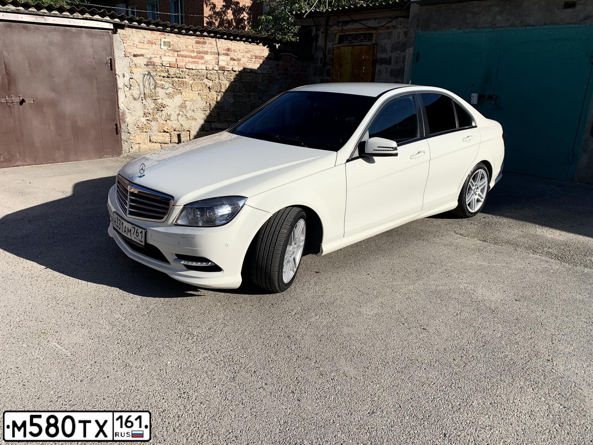 Фото автомобиля MERCEDES C-KLASSE, 2010 — госномер Н331АМ761. Цвет: Белый