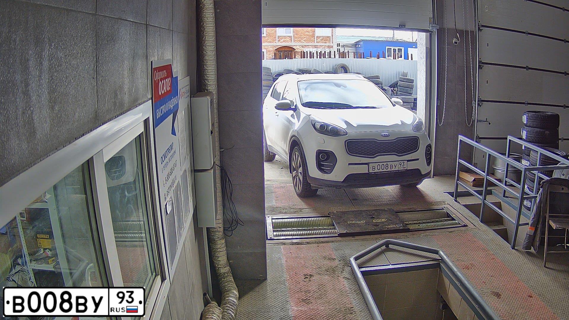 Фото автомобиля LADA 2114 SAMARA, 2005 — госномер В599ОК193. Цвет: Темно-синий
