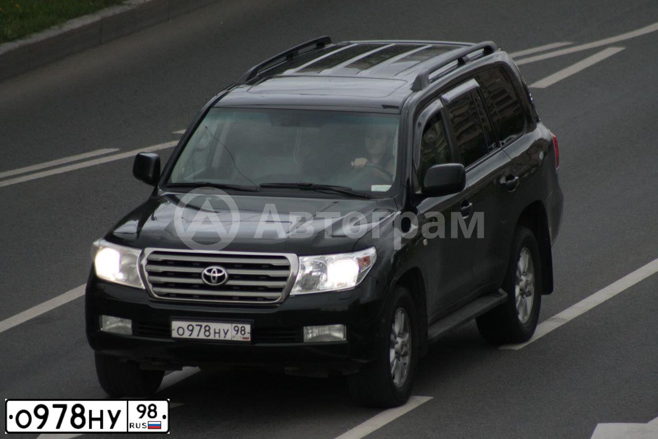 Фото автомобиля TOYOTA LANDCRUISER 200, 2008 — госномер О978НУ98. Цвет: ЧЕРНЫЙ