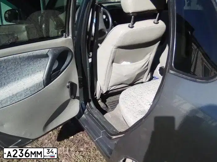 Фото автомобиля LADA 1118 KALINA, 2008 — госномер У939ОК36. Цвет: ТЕМНО СЕРЫЙ МЕТАЛЛИК