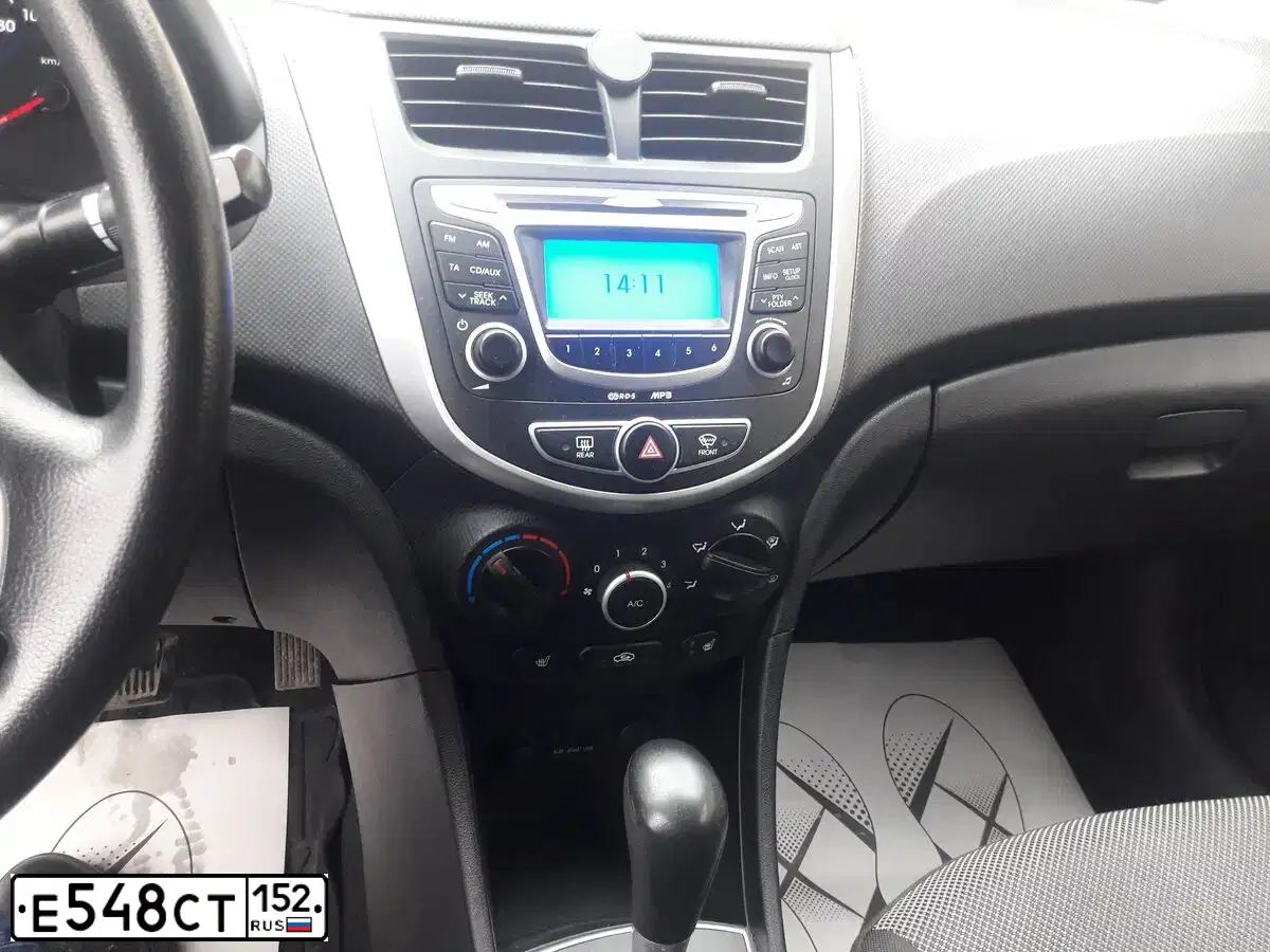 Фото автомобиля HYUNDAI SOLARIS, 2011 — госномер К652ТС702. Цвет: ФИОЛЕТОВЫЙ