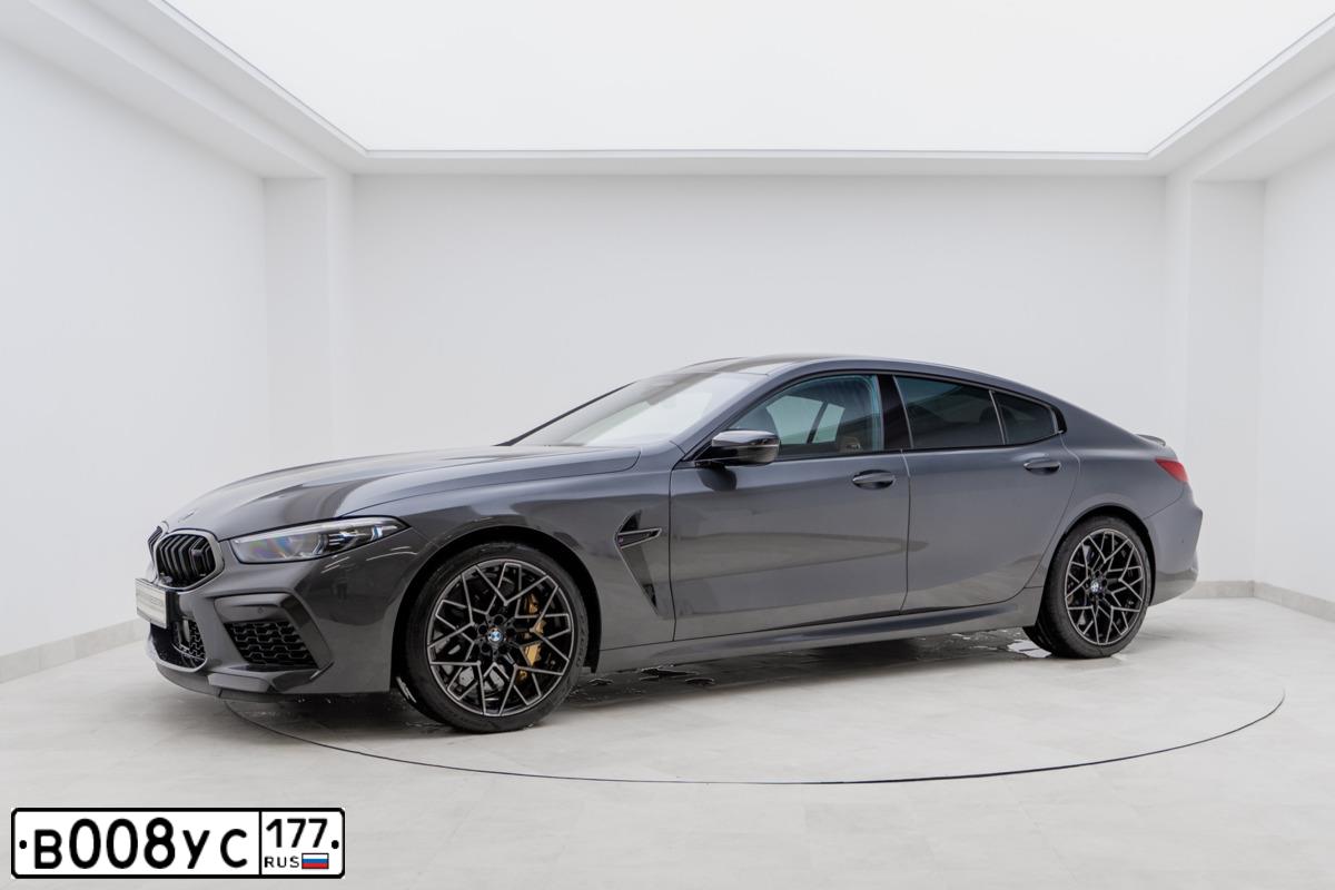 Фото автомобиля BMW M8, 2022 — госномер С142УТ198. Цвет: СЕРЫЙ
