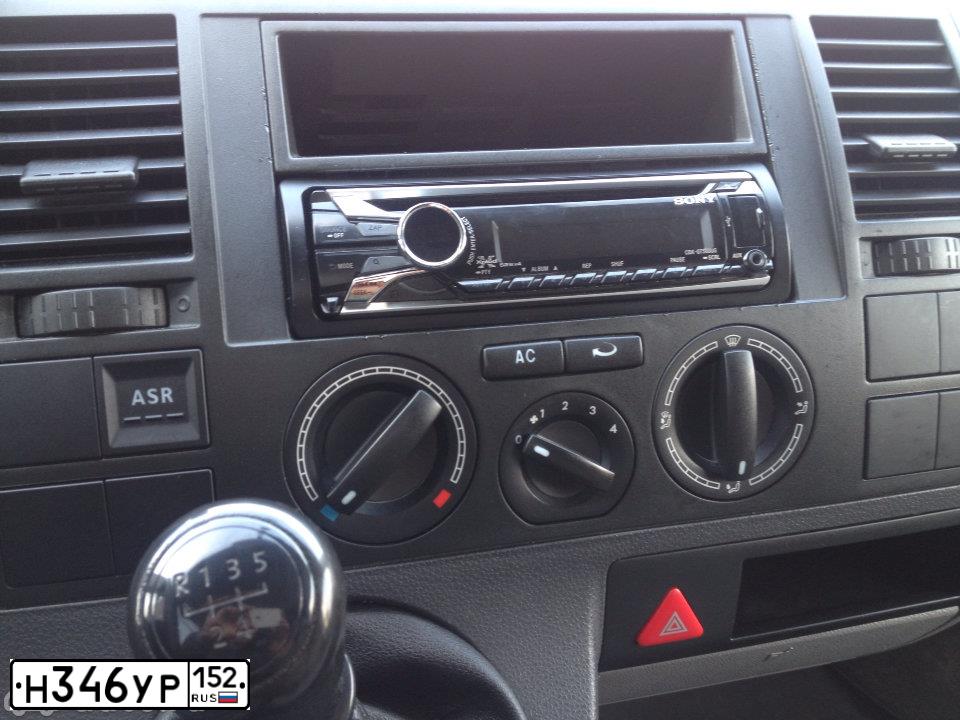 Фото автомобиля VOLKSWAGEN TRANSPORTER, 2006 — госномер О710ВУ193. Цвет: Белый