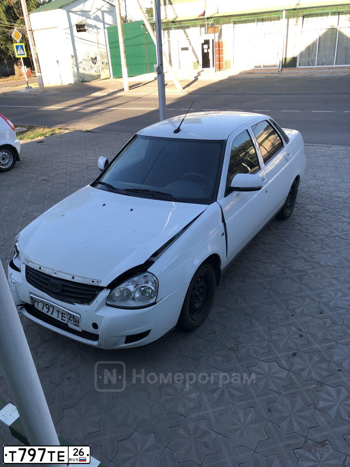Фото автомобиля CHEVROLET LACETTI, 2007 — госномер Т979ТЕ26. Цвет: БЕЖЕВЫЙ
