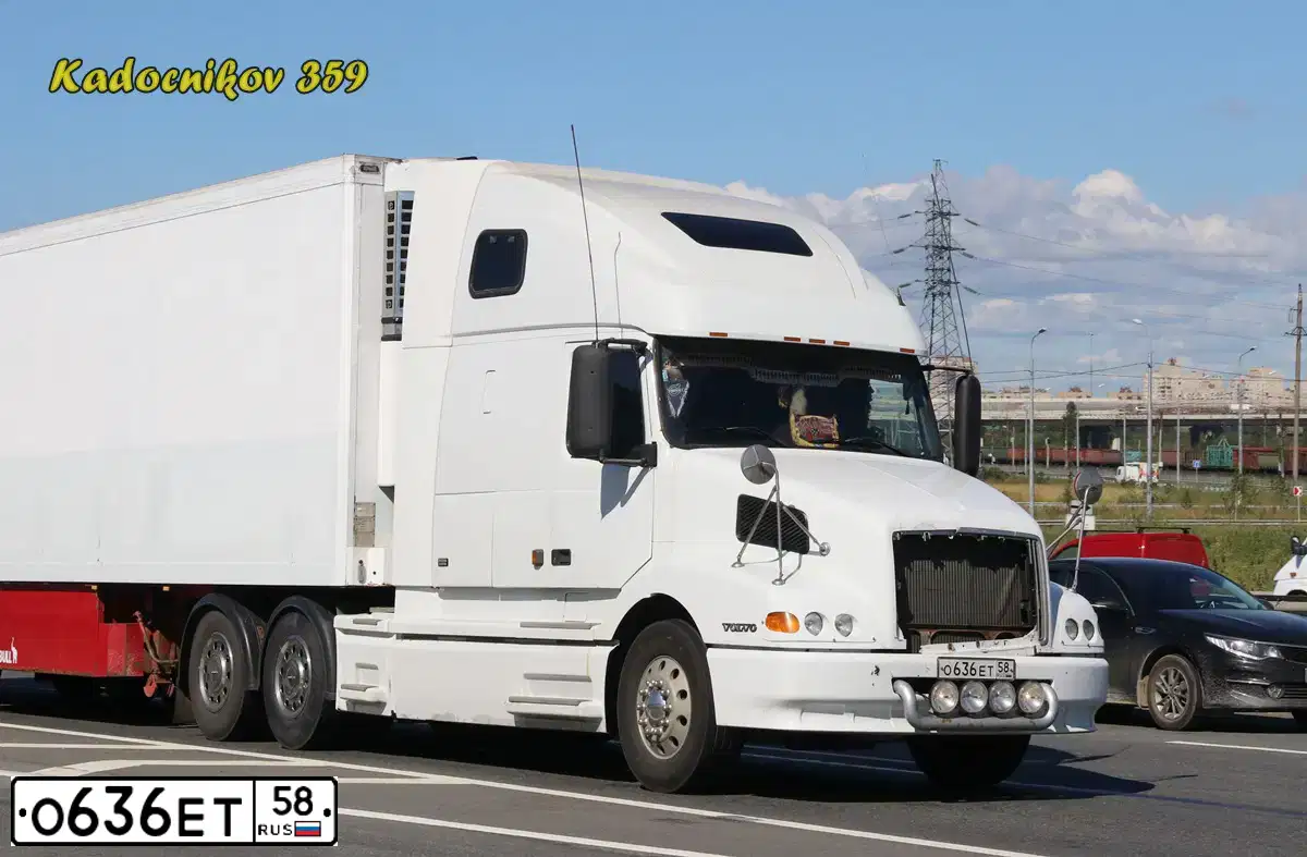 Фото автомобиля VOLVO SERIE VNL /6X4/, 2000 — госномер О636ЕТ58