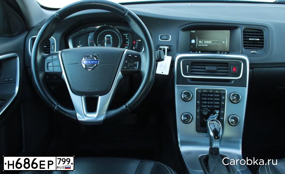 Фото автомобиля VOLVO S60, 2013 — госномер Т514ТА196. Цвет: ЯРКО-СИНИЙ