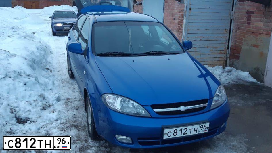 Фото автомобиля CHEVROLET LACETTI, 2011 — госномер С812ТН96. Цвет: синий