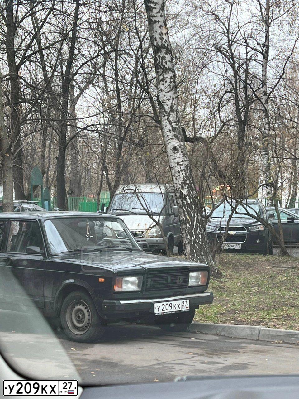 Фото автомобиля LADA 2107, 2003 — госномер Р141КК797. Цвет: ЧЕРНЫЙ