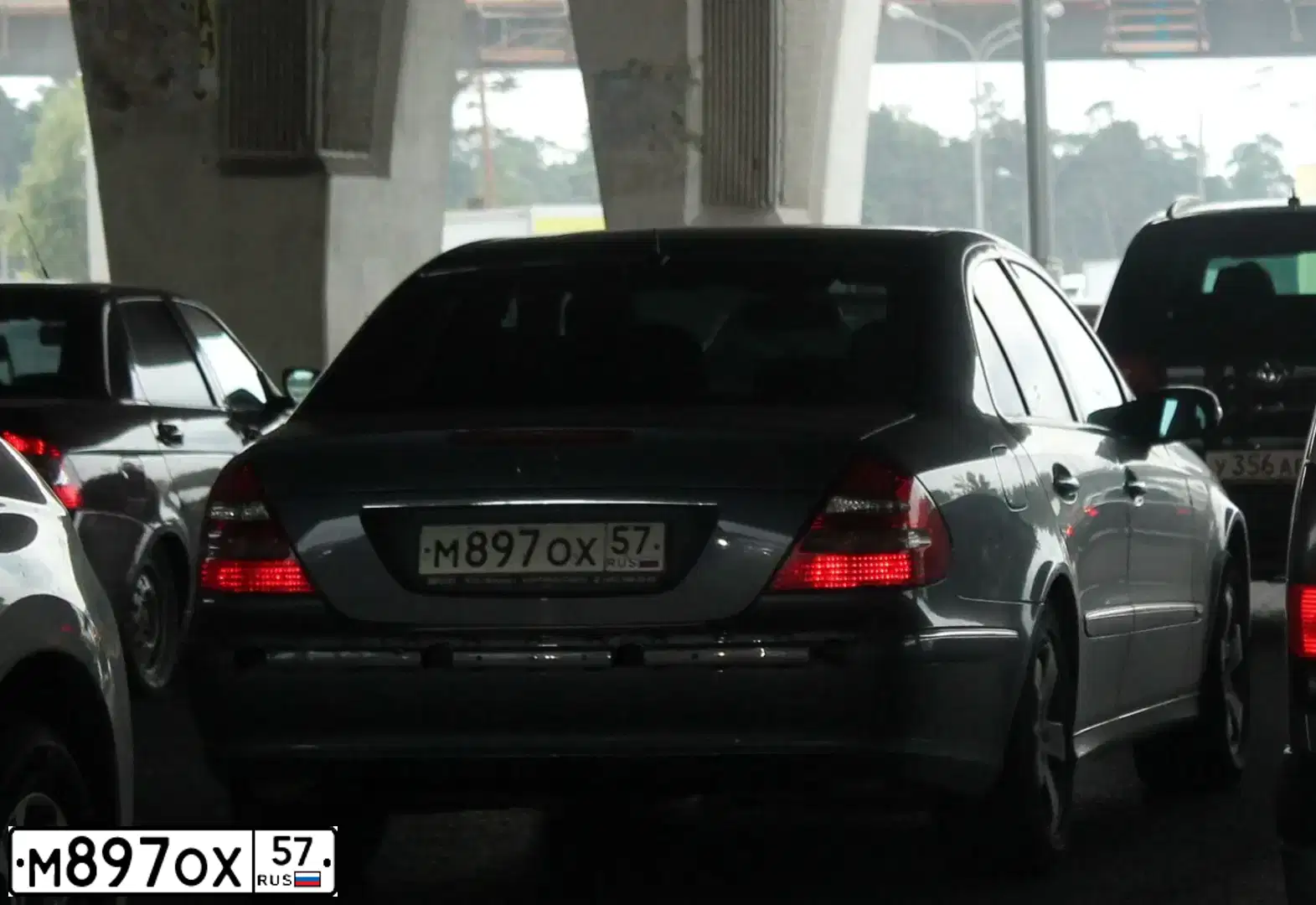 Фото автомобиля MERCEDES E-KLASSE, 2004 — госномер Н889РН123. Цвет: СИНИЙ