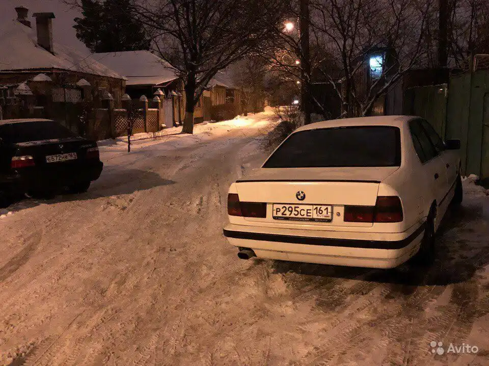 Фото автомобиля BMW SERIE 3, 1992 — госномер Е672НВ161. Цвет: ЧЕРНЫЙ