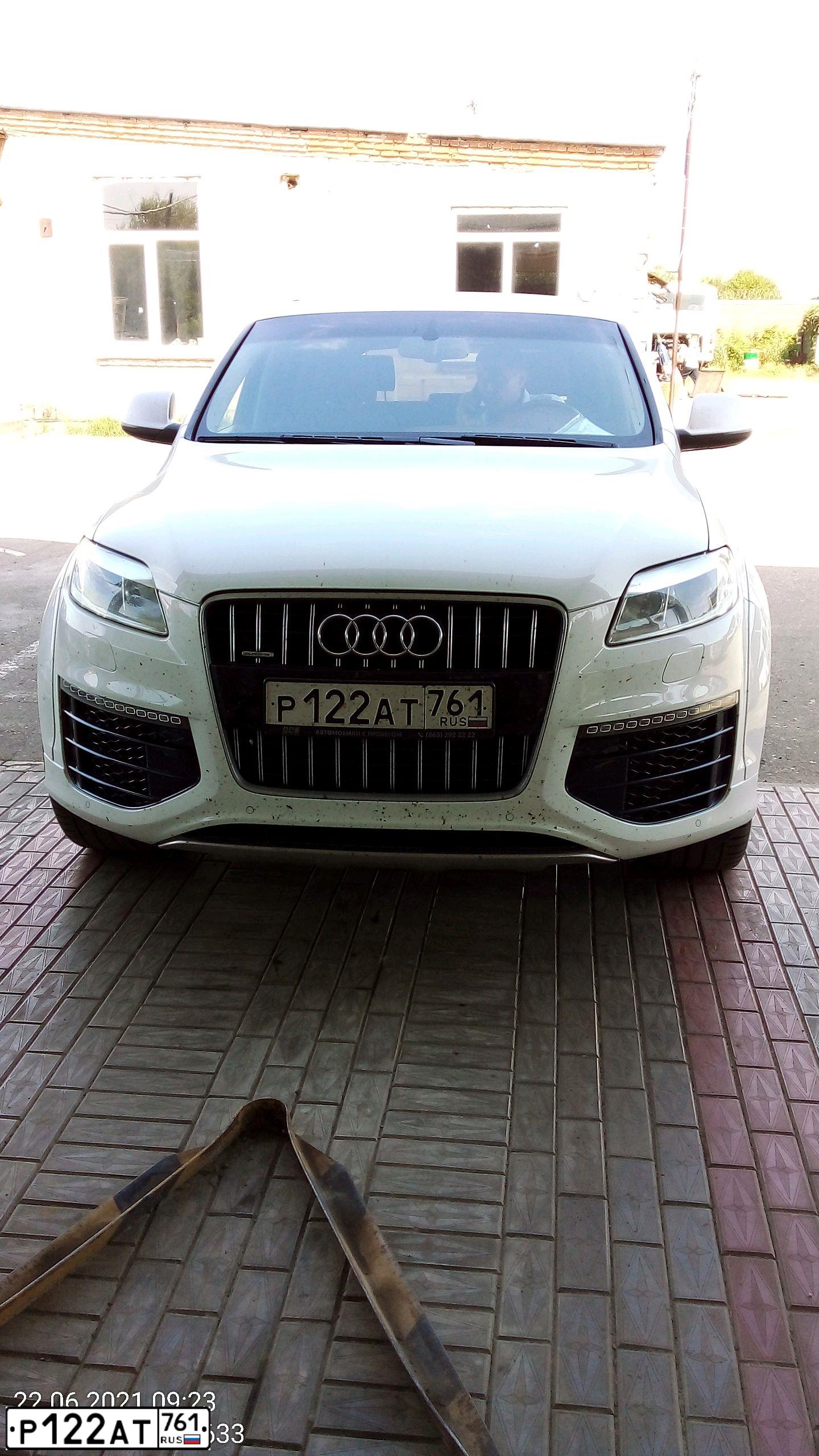 Фото автомобиля AUDI Q7, 2010 — госномер А020ЕВ193. Цвет: Белый