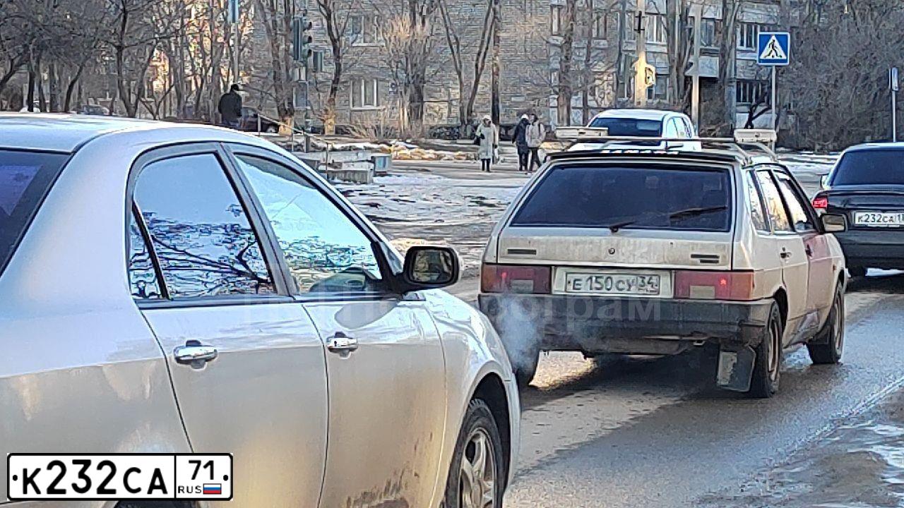 Фото автомобиля FORD FOCUS, 2008 — госномер К232СА71. Цвет: СЕРО-ЧЕРНЫЙ