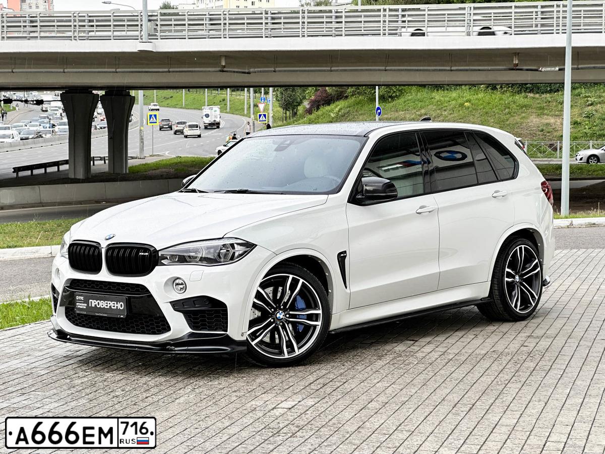 Фото автомобиля BMW X5M, 2018 — госномер А666ЕМ716. Цвет: Белый