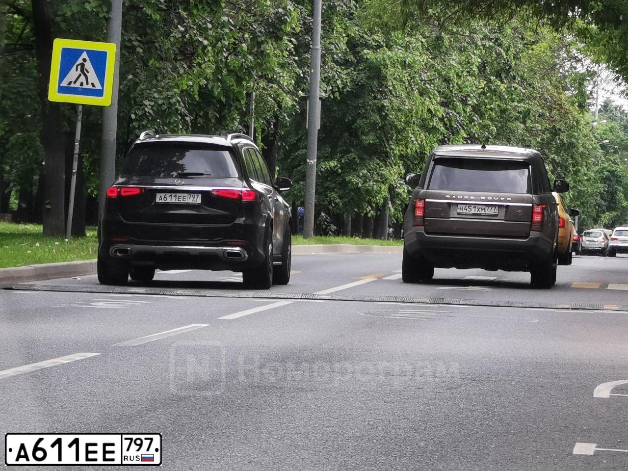 Фото автомобиля MERCEDES - BENZ GLS 400D 4MATIC, 2020 — госномер Х401РВ790. Цвет: ЧЕРНЫЙ