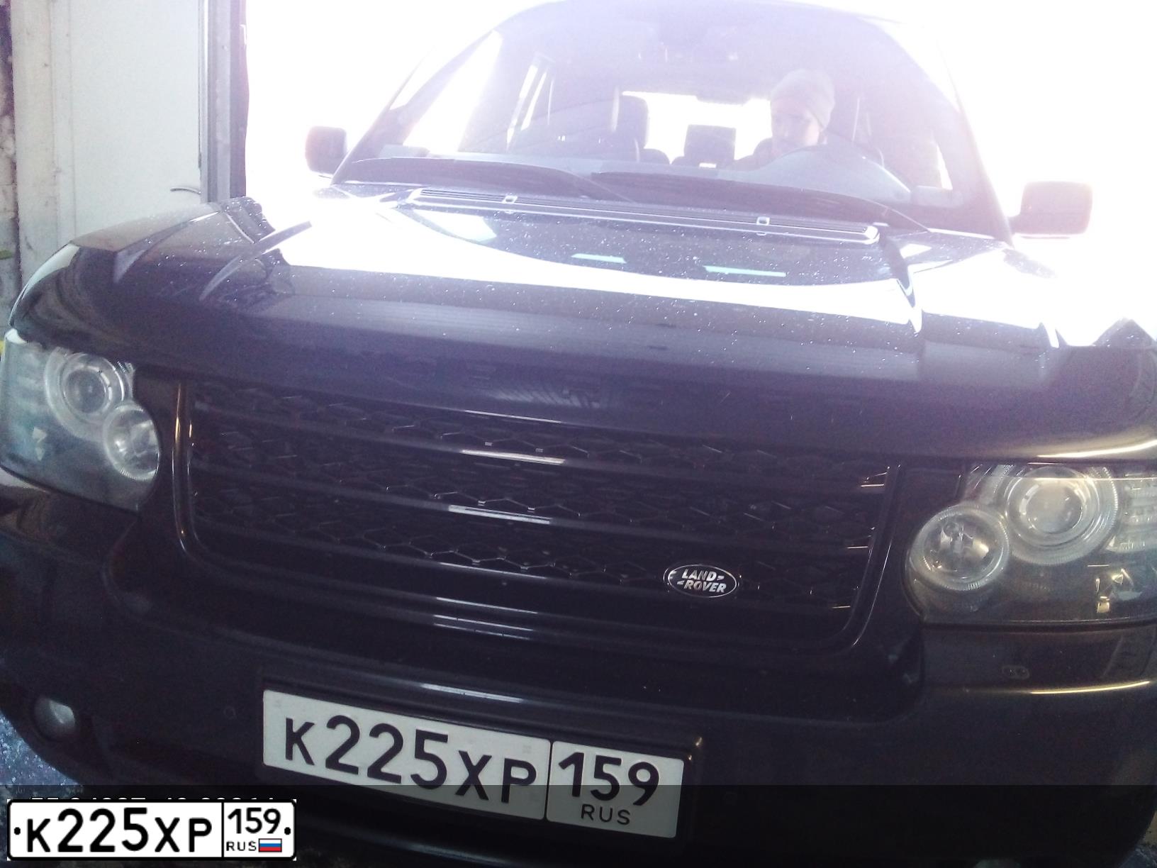 Фото автомобиля LANDROVER RANGE ROVER, 2011 — госномер К225ХР159. Цвет: ЧЕРНЫЙ