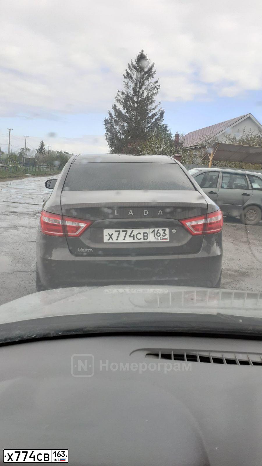 Фото автомобиля LADA VESTA, 2017 — госномер Х774СВ163. Цвет: Коричневый