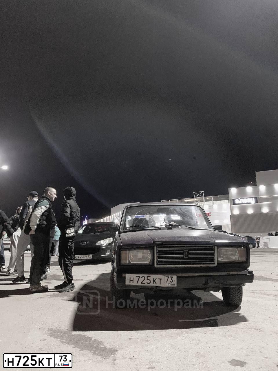Фото автомобиля LADA 2107, 2002 — госномер Н725КТ73. Цвет: ФИОЛЕТОВЫЙ