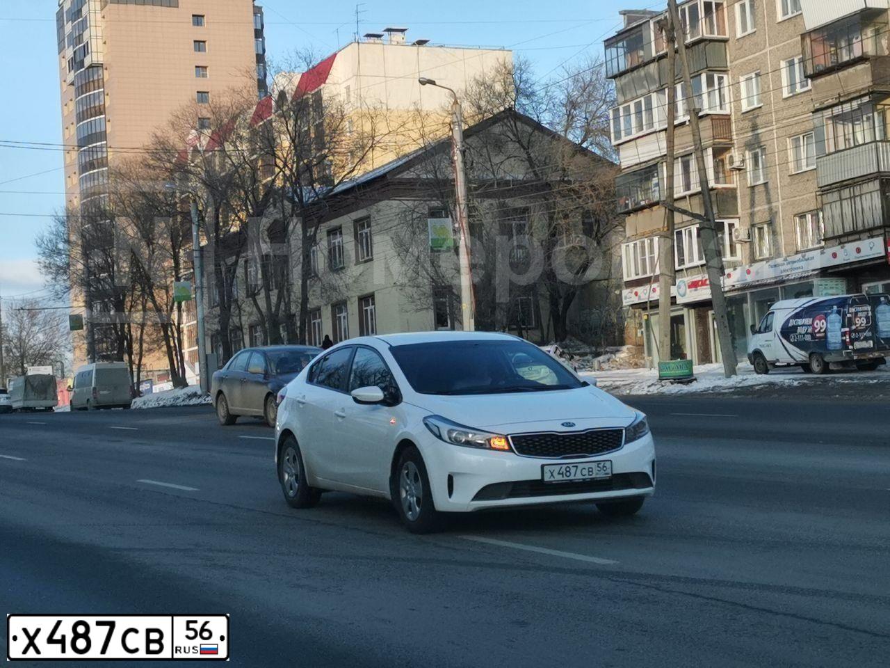 Фото автомобиля KIA CERATO, 2018 — госномер Н412КУ702. Цвет: Белый