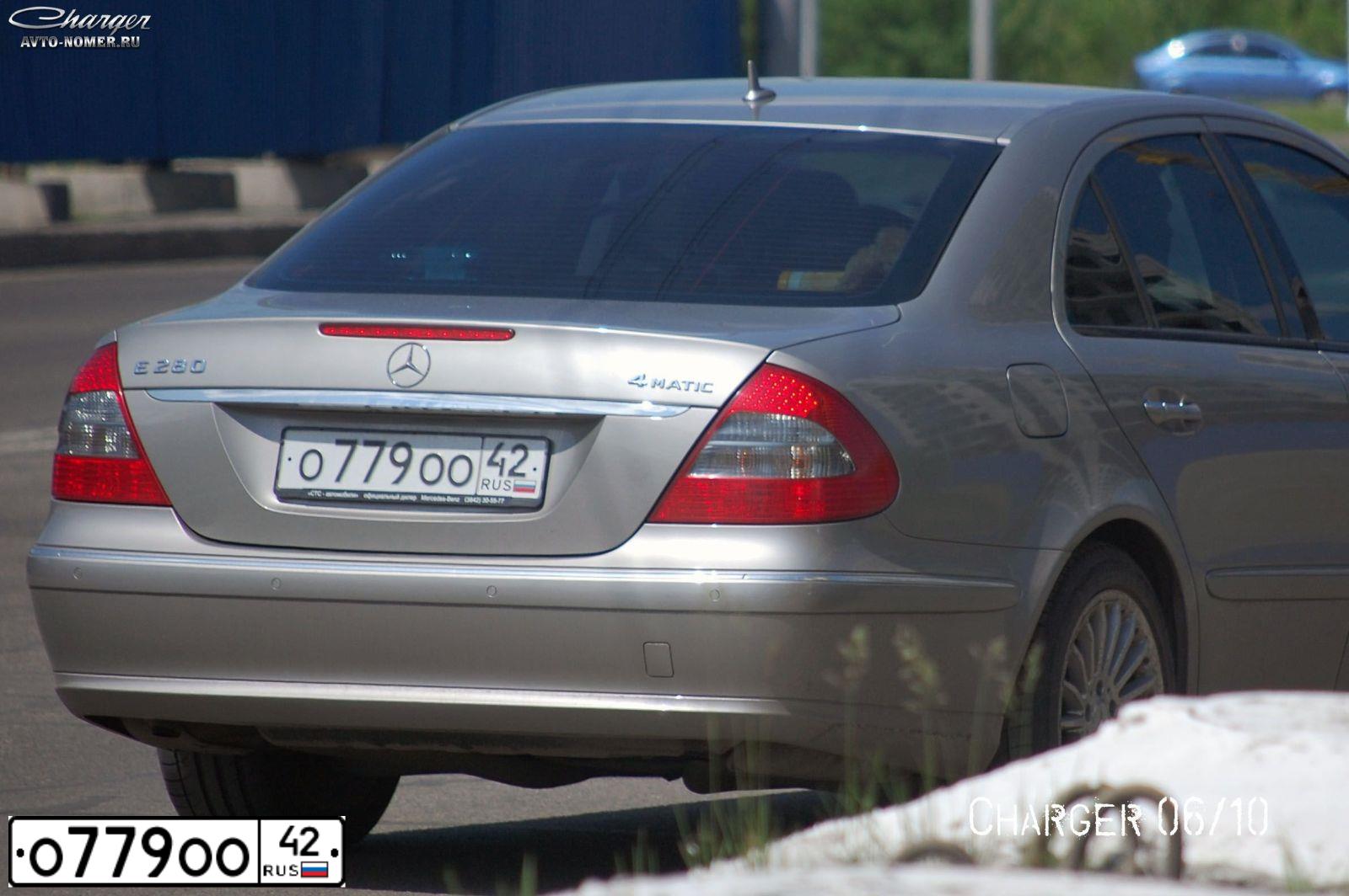 Фото автомобиля MERCEDES E-KLASSE, 2012 — госномер О779ОО42. Цвет: Коричневый
