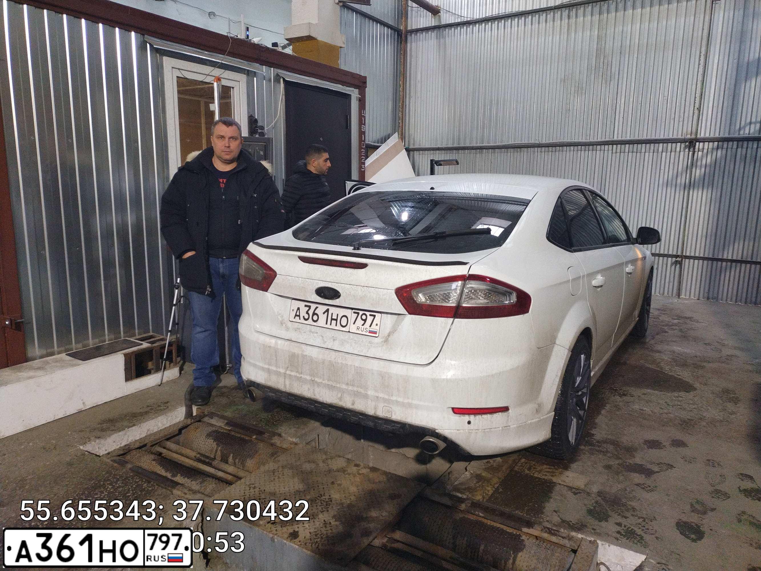 Фото автомобиля FORD MONDEO, 2011 — госномер Х818ХТ799. Цвет: Белый