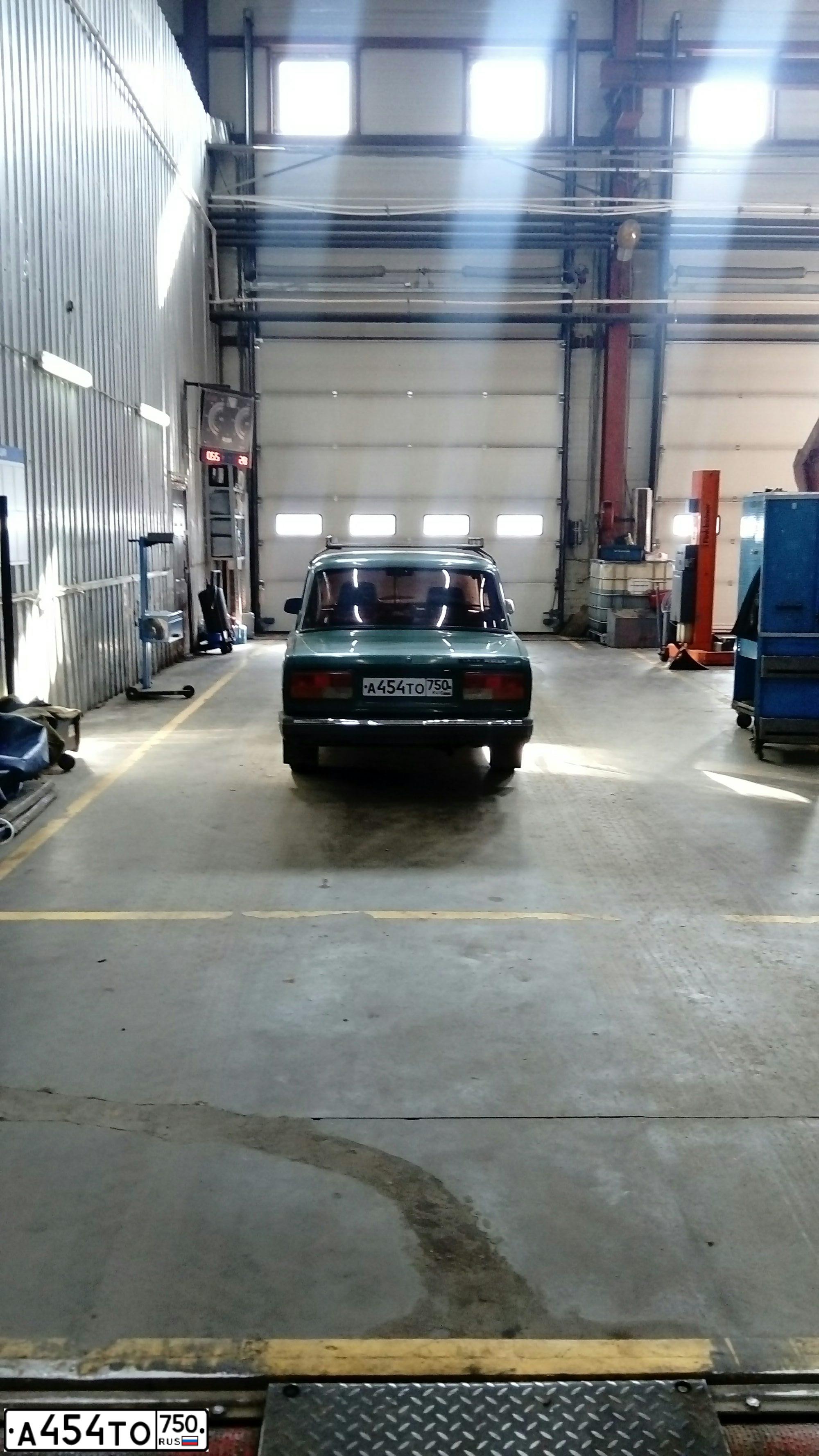 Фото автомобиля LADA 2107, 2005 — госномер Р307ВМ199. Цвет: ЗЕЛЕНЫЙ
