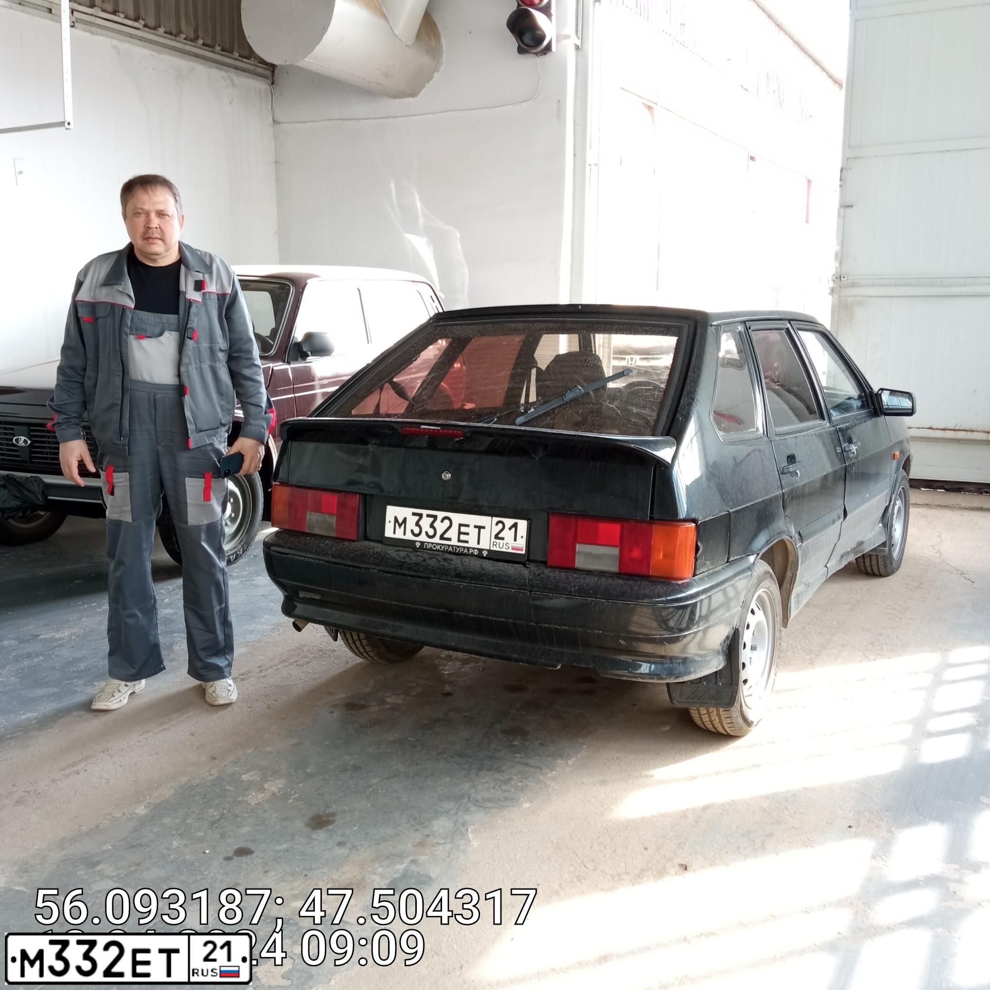 Фото автомобиля LADA 2114 SAMARA, 2008 — госномер М332ЕТ21. Цвет: ГРАФИТОВЫЙ МЕТАЛЛИК