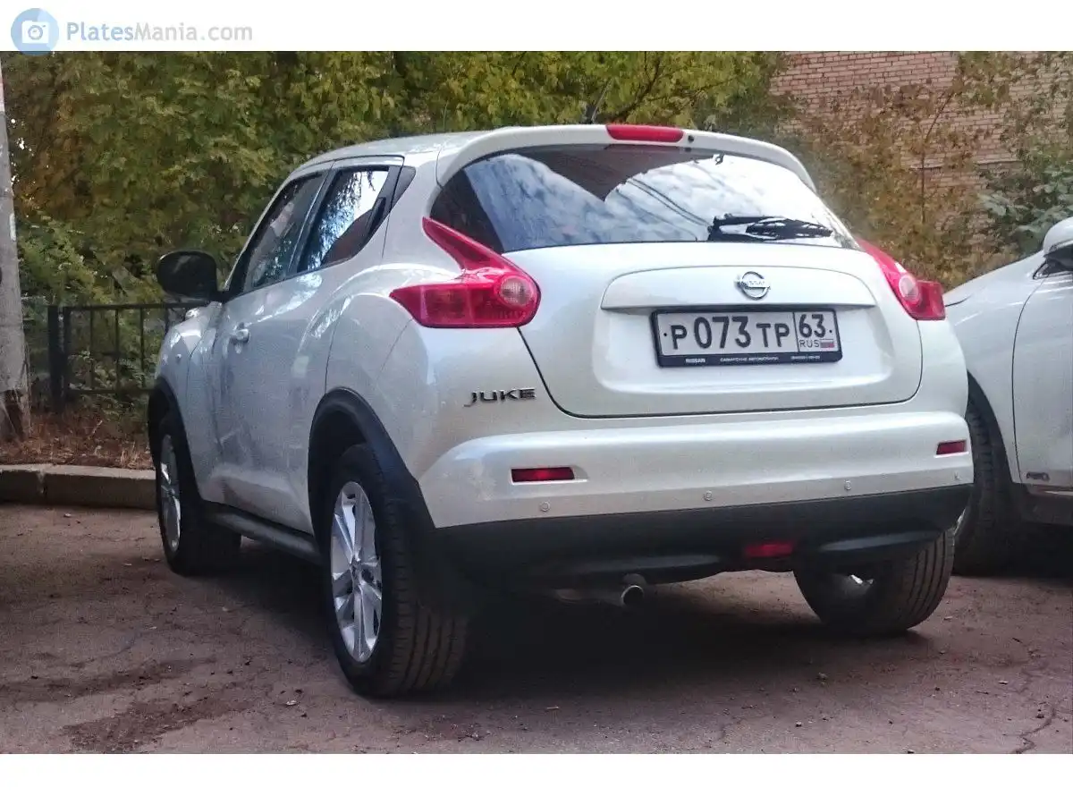 Фото автомобиля NISSAN JUKE, 2013 — госномер Р073ТР63. Цвет: Белый