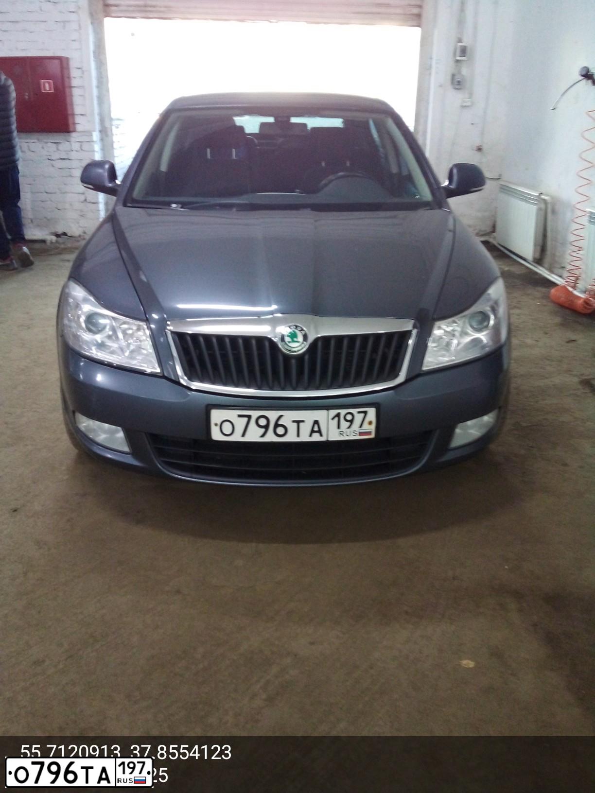 Фото автомобиля SKODA OCTAVIA, 2012 — госномер О796ТА197. Цвет: ТЕМНО-СЕРЫЙ
