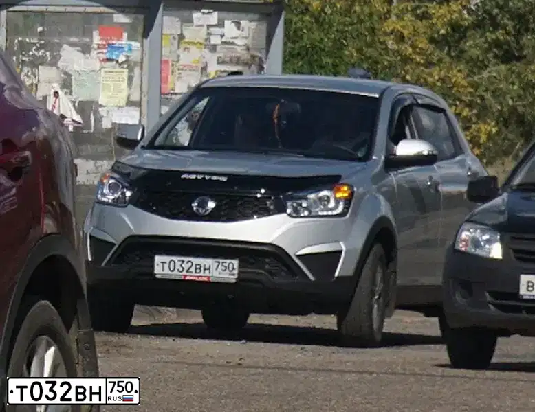 Фото автомобиля SSANGYONG ACTYON, 2014 — госномер Т032ВН750. Цвет: СЕРЫЙ