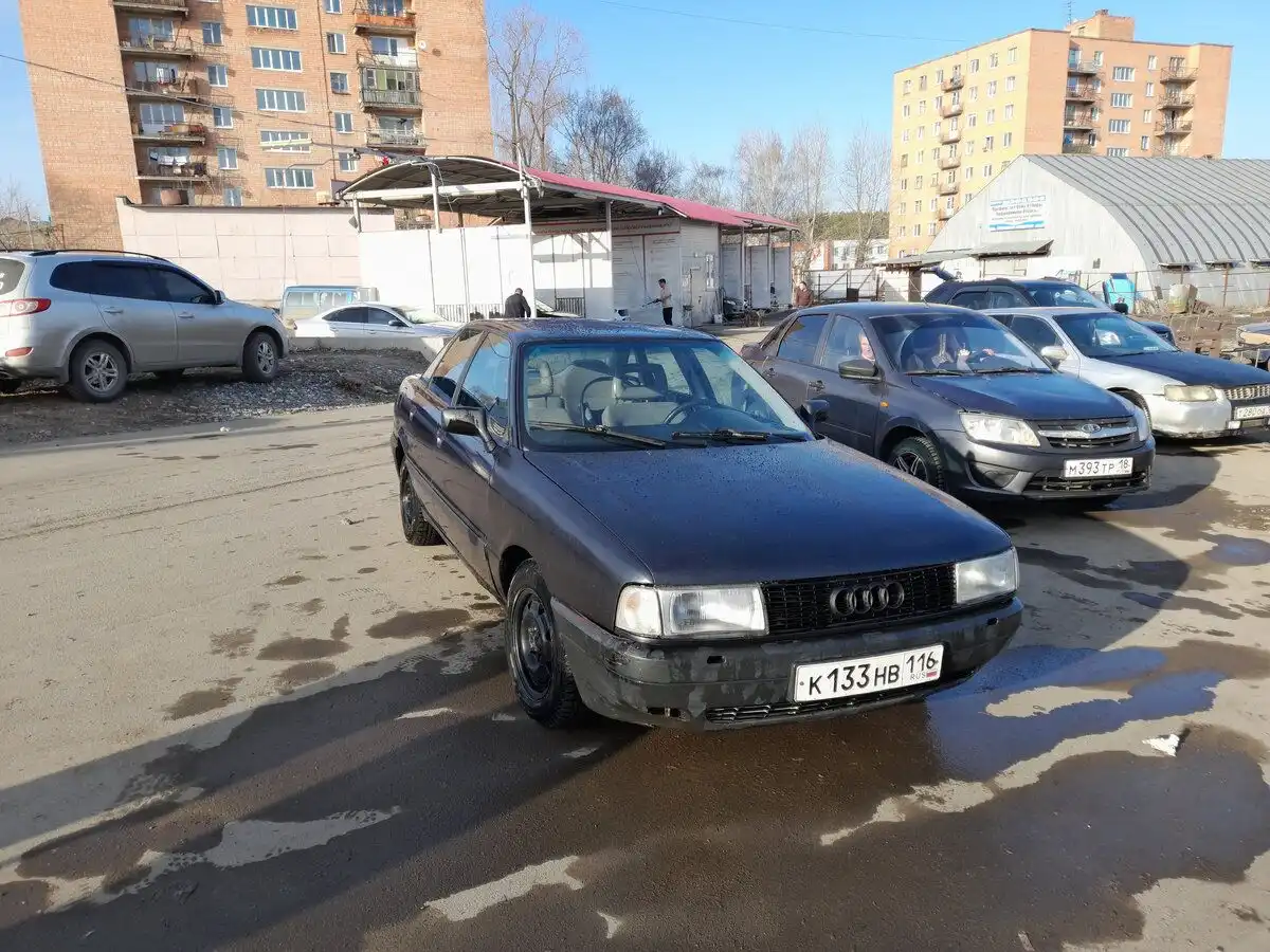 Фото автомобиля LADA 2190 GRANTA, 2015 — госномер М393ТР18