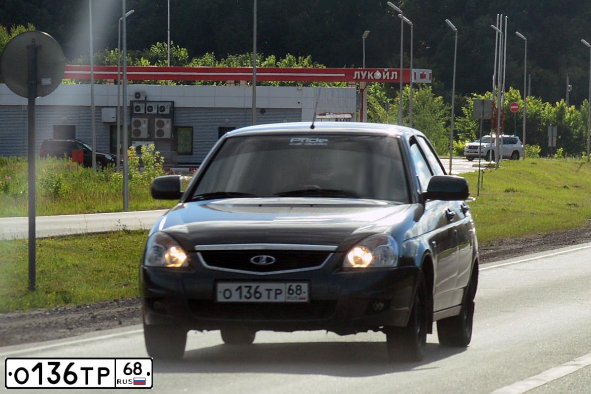 Фото автомобиля LADA 2170 PRIORA, 2017 — госномер О136ТР68. Цвет: серебристо-темно-серый