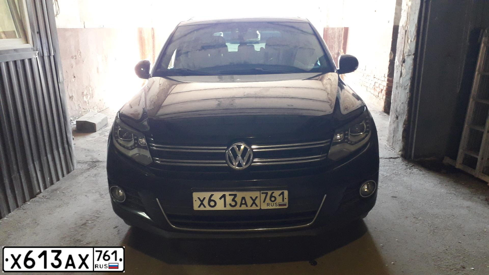 Фото автомобиля VOLKSWAGEN TIGUAN, 2012 — госномер А685ТК750. Цвет: ЧЕРНЫЙ