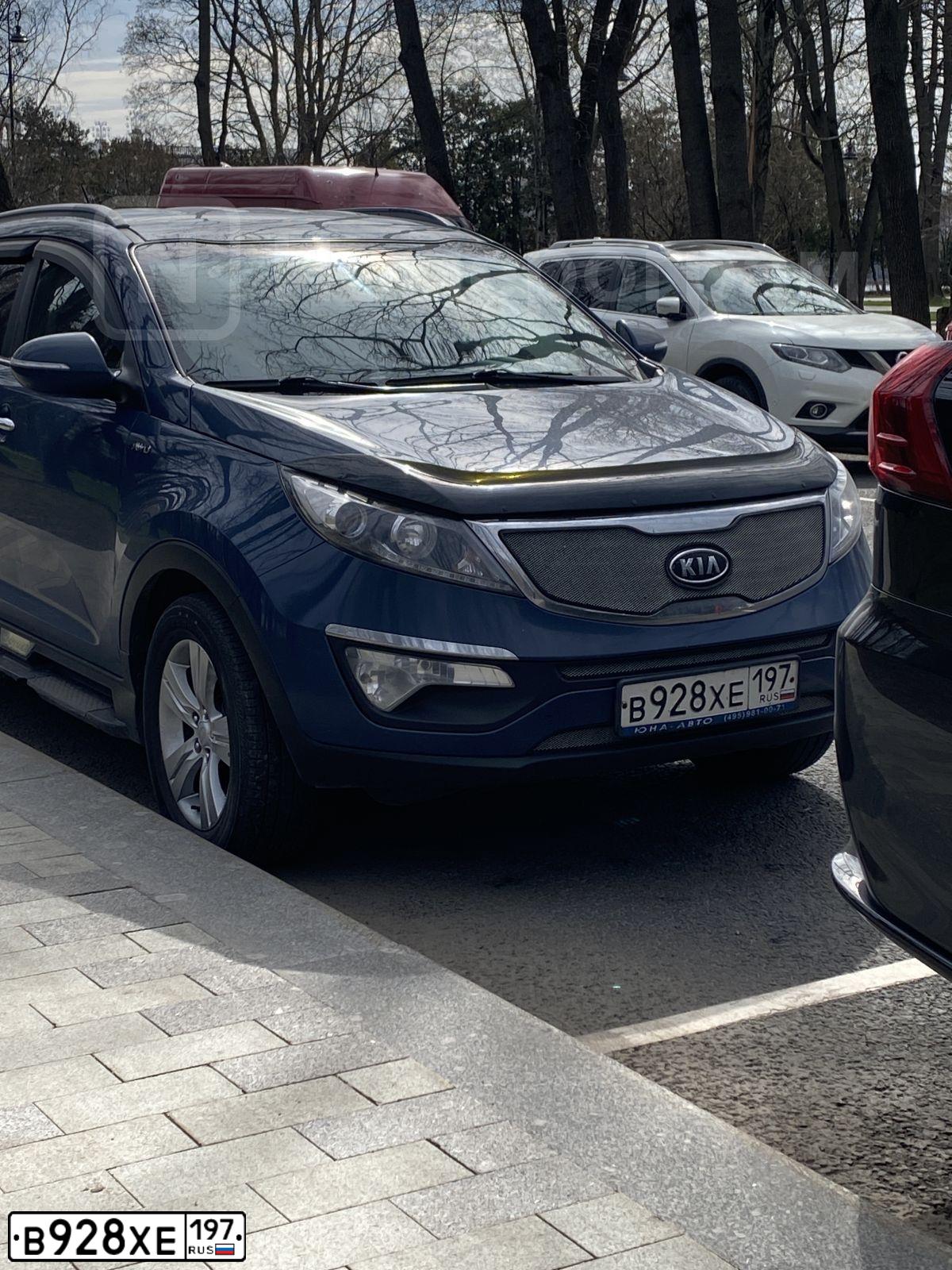 Фото автомобиля KIA SPORTAGE, 2011 — госномер В928ХЕ197. Цвет: синий