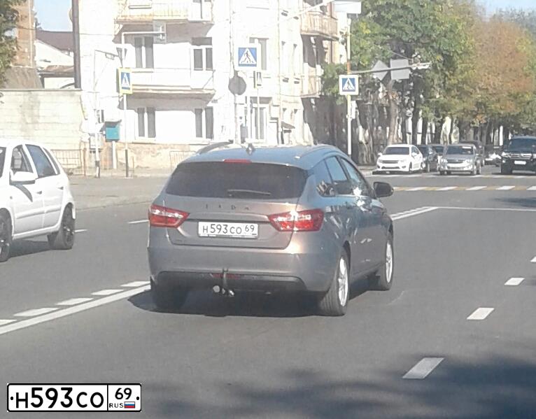 Фото автомобиля LADA VESTA, 2019 — госномер Н637МО15. Цвет: Серо-голубой
