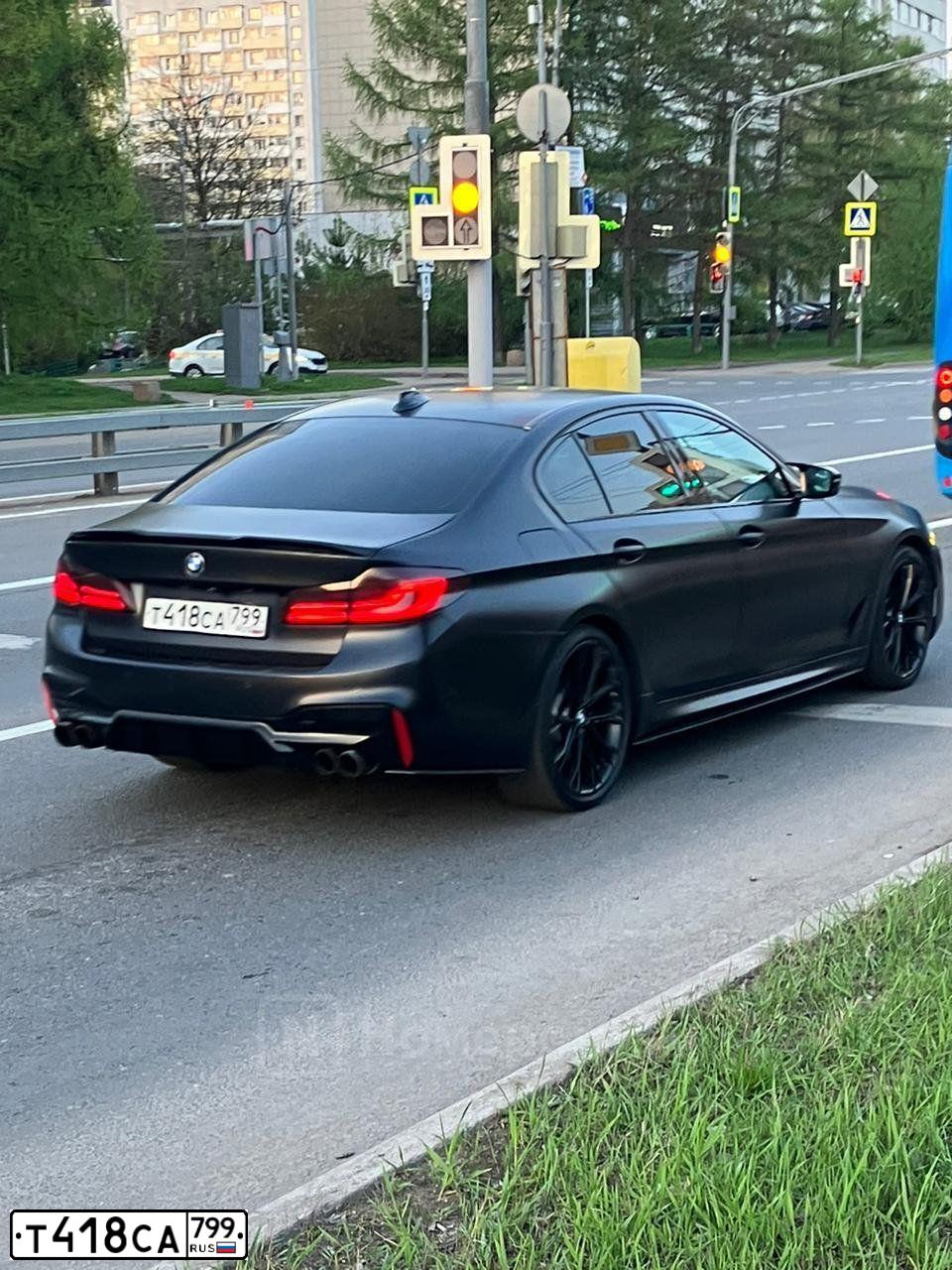 Фото автомобиля BMW SERIE 5, 2019 — госномер К036ЕТ35. Цвет: ЧЕРНЫЙ