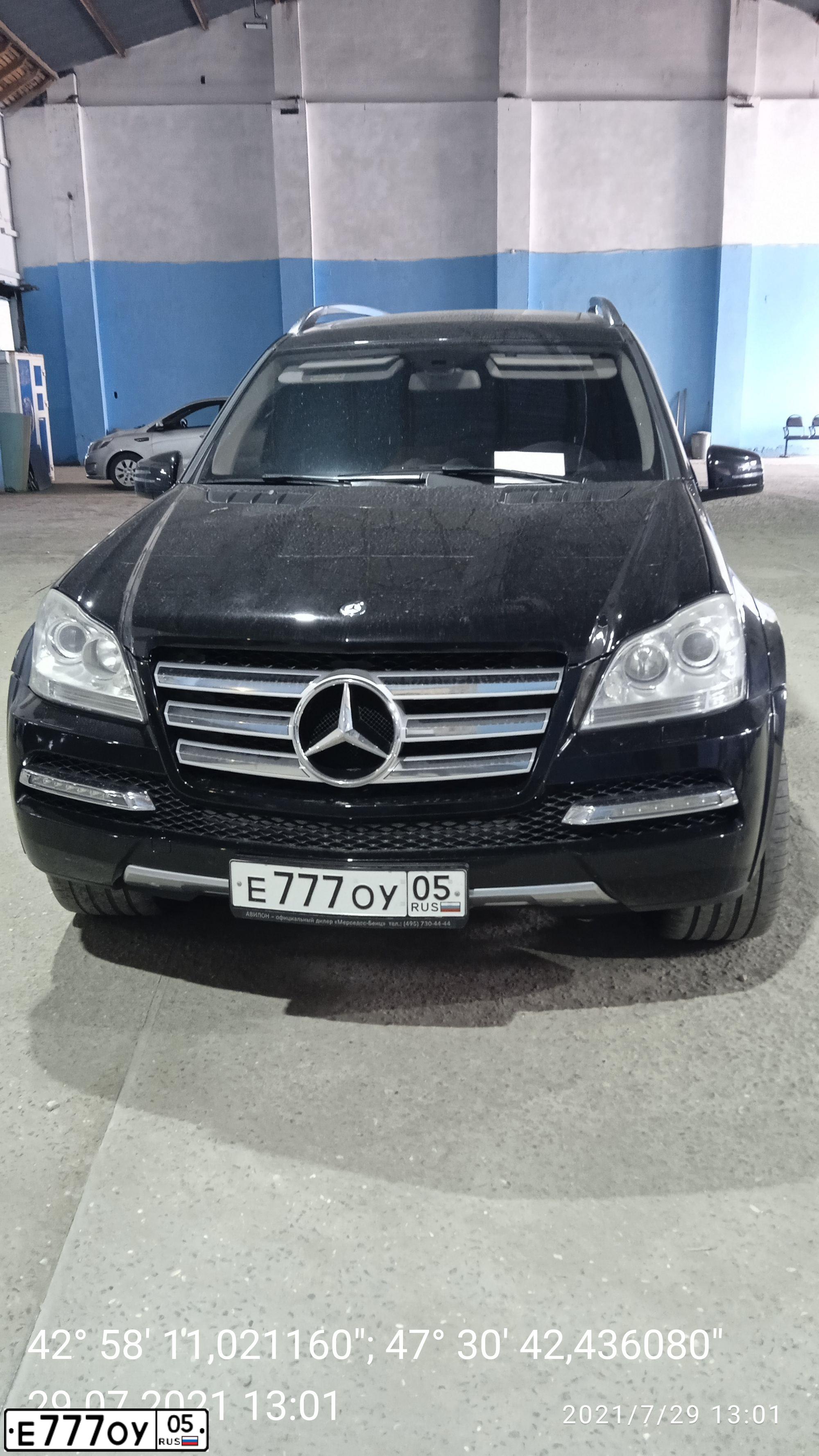 Фото автомобиля PORSCHE CAYENNE, 2008 — госномер Р754КЕ193. Цвет: ЧЕРНЫЙ