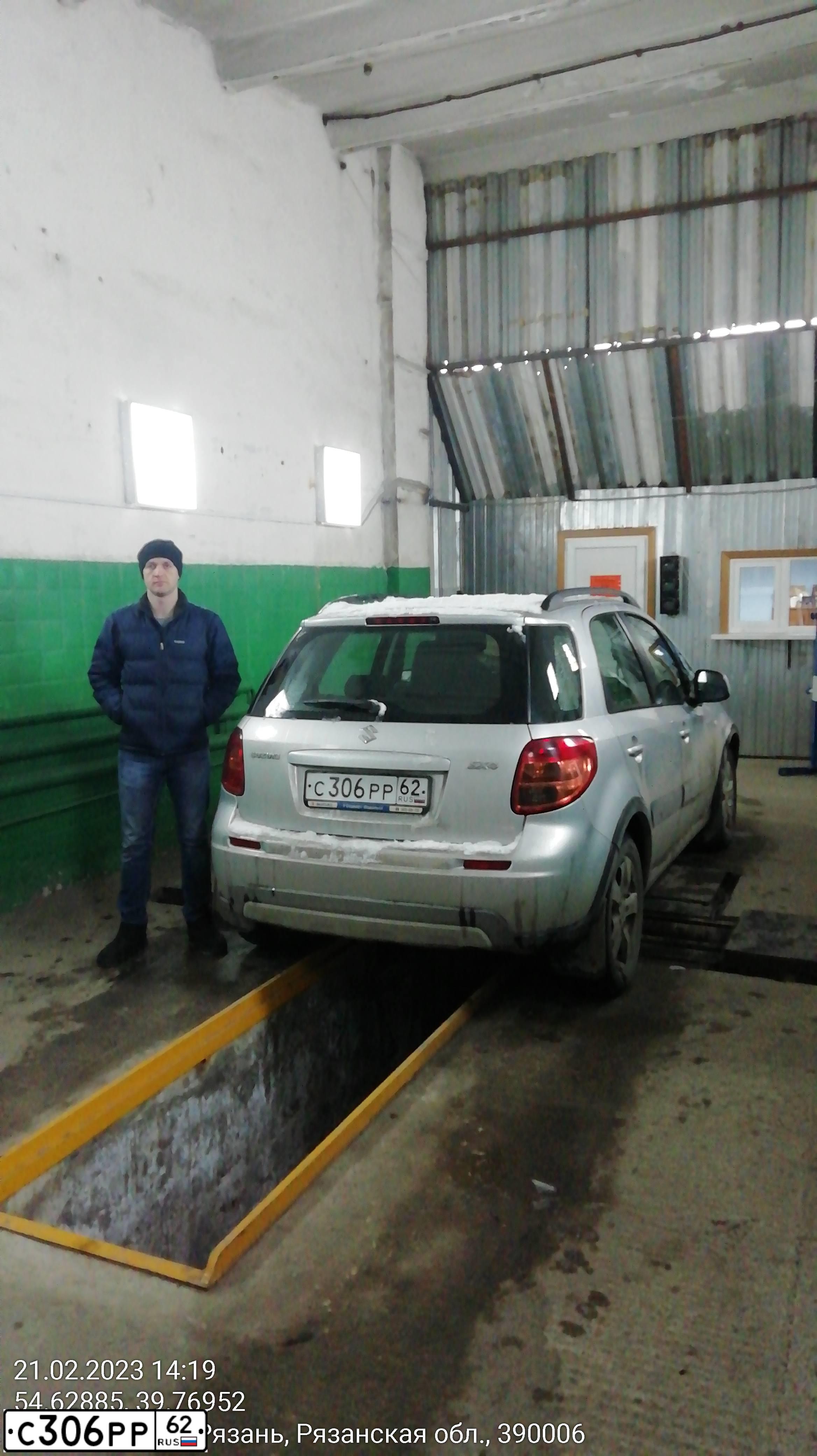 Фото автомобиля SUZUKI SX 4, 2012 — госномер С306РР62. Цвет: Серебристый