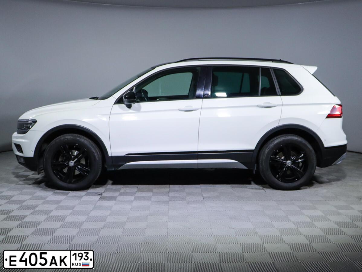 Фото автомобиля VOLKSWAGEN TIGUAN, 2020 — госномер Х719АА550. Цвет: БЕЛЫЙ ЧЕРНЫЙ
