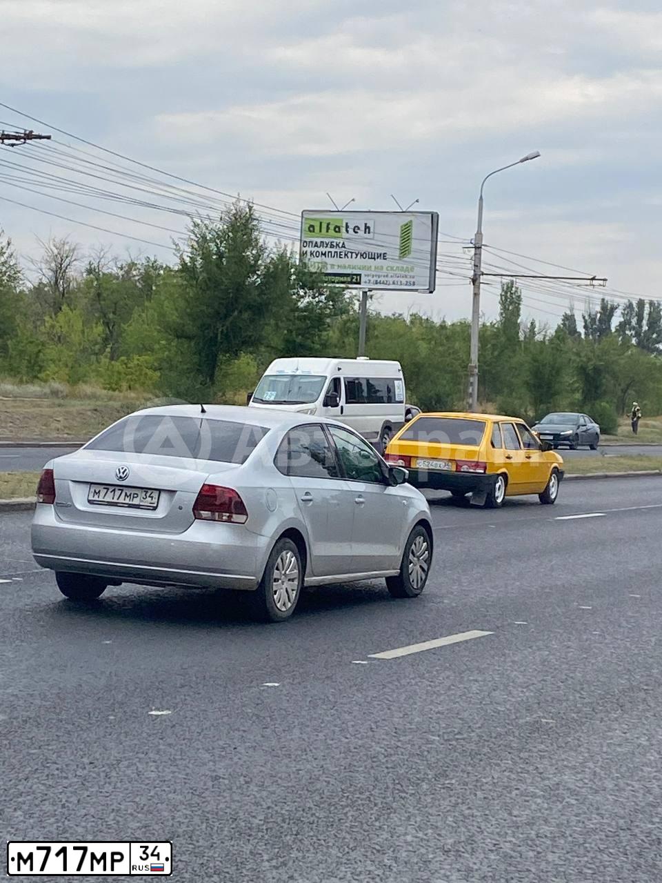Фото автомобиля RENAULT RЕNАULТ LОGАN SR, 2008 — госномер М717МР34. Цвет: ТЕМНО СЕРЫЙ