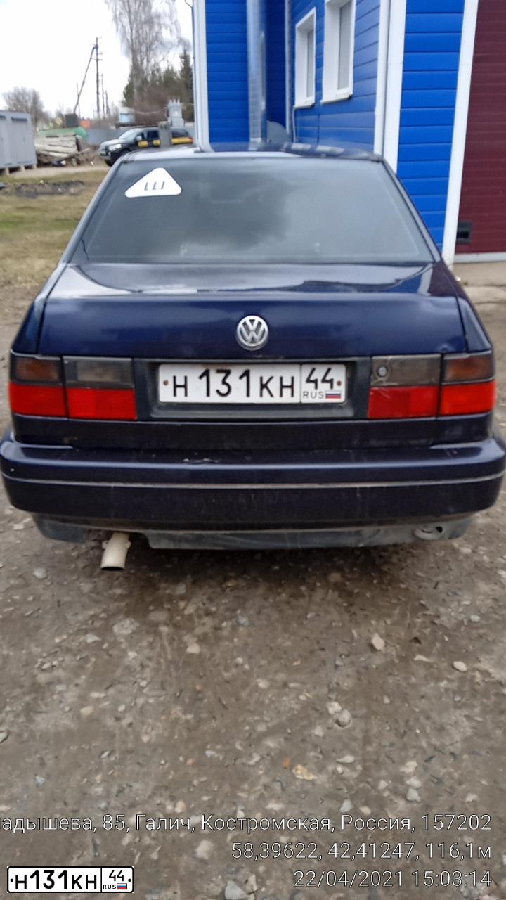 Фото автомобиля VOLKSWAGEN VENTO, 1997 — госномер Н131КН44. Цвет: ТЕМНО-СИНИЙ